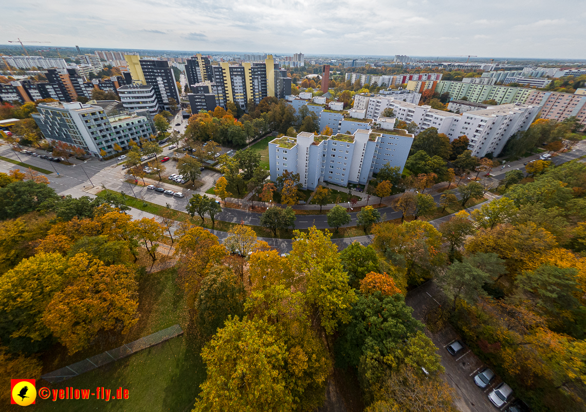 13.10.2022 - Marx-Zenrtum am Karl-Marx-Ring in Neuperlach